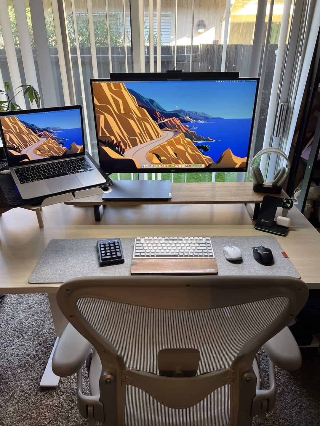 Should Your Home Office Desk Face the Window?