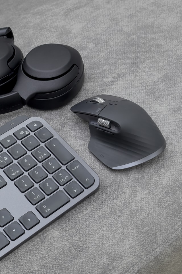 Minimalist keyboard and mouse