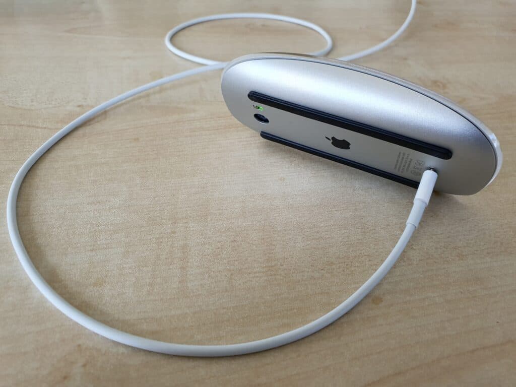 Charging wireless magic mouse