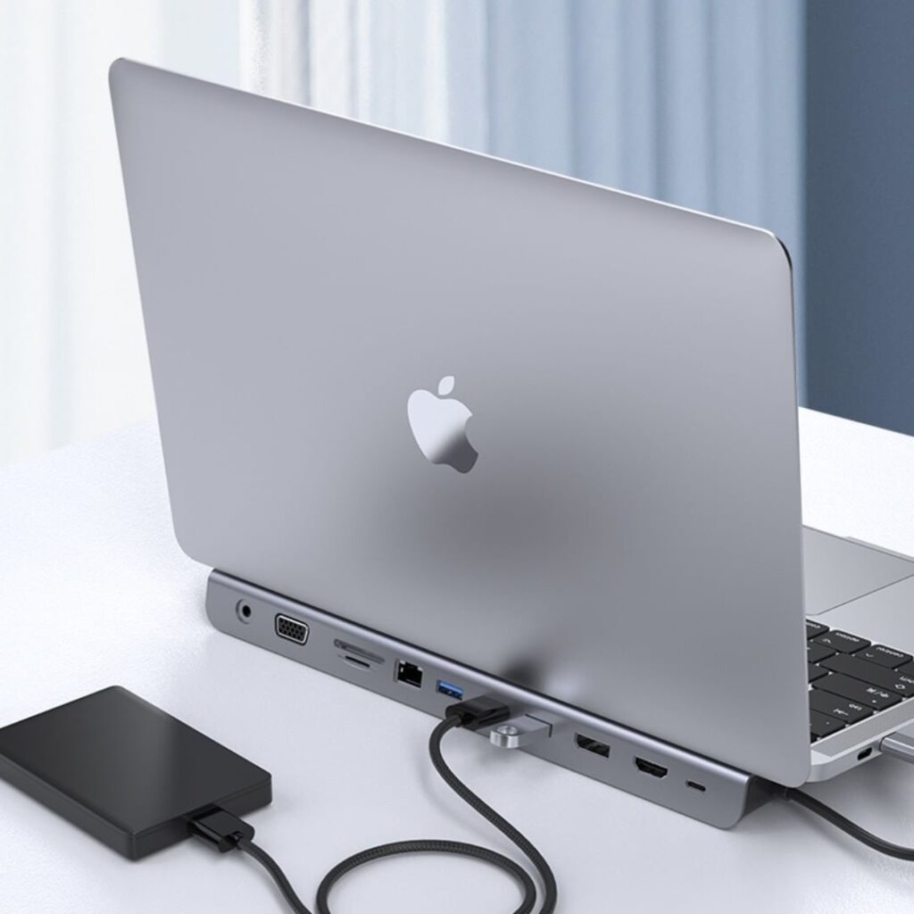 charging laptop with docking station