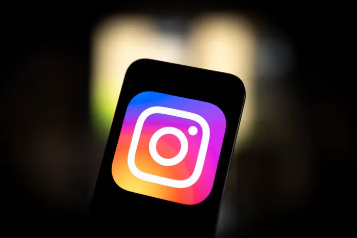 instagram logo