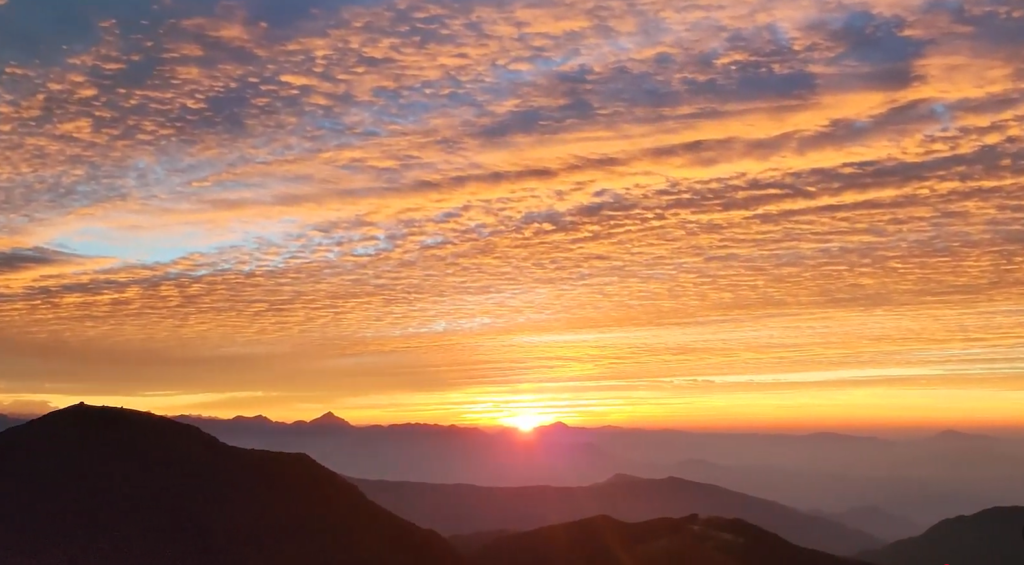 pikey peak sunrise view