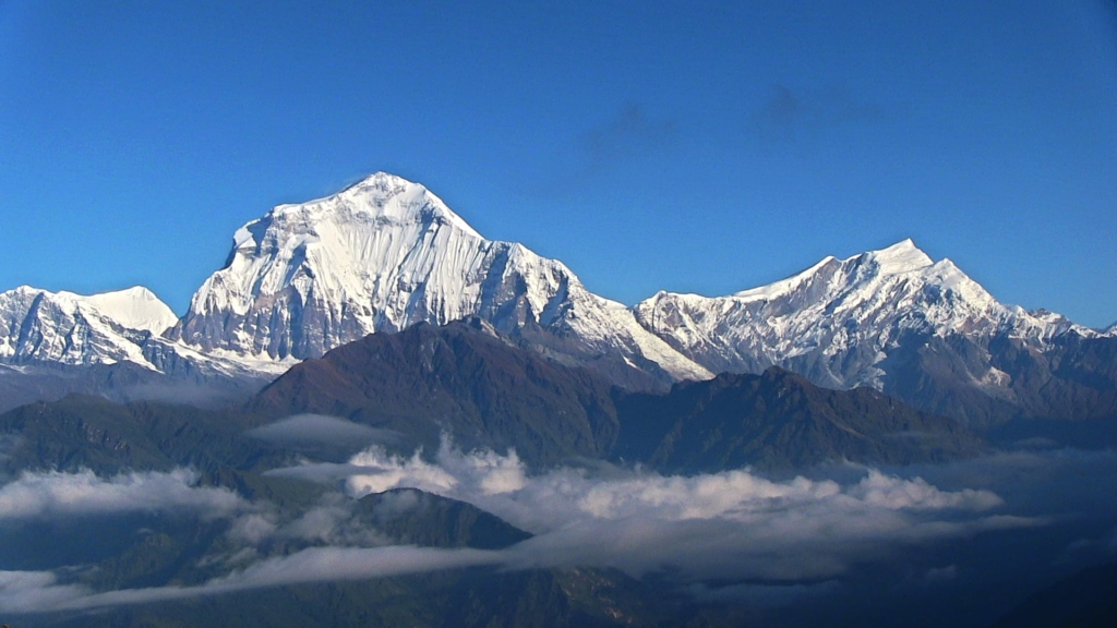 dhaulagiri circuit trek in nepal