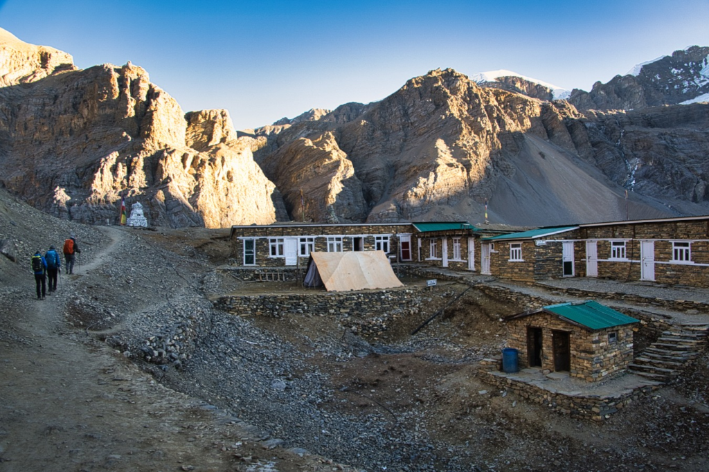 upper annapurna circuit through manang